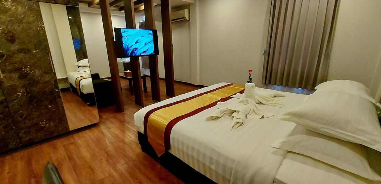 Royal Crown Hotel Rangoon Eksteriør billede