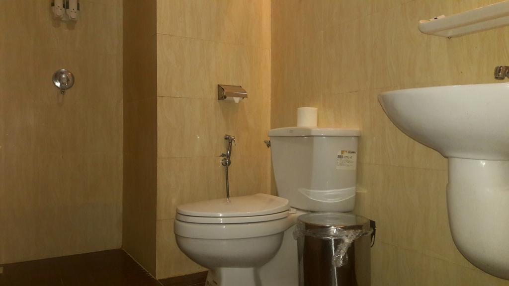 Royal Crown Hotel Rangoon Eksteriør billede