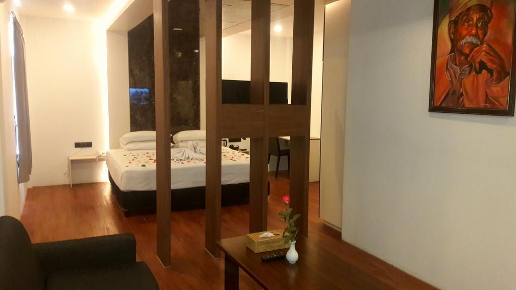 Royal Crown Hotel Rangoon Eksteriør billede